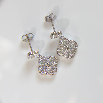 Kleeblatt Ohrringe mit Zirkonia Steinen aus 925 Silber für Damen