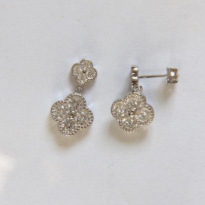 Kleeblatt Ohrringe mit Zirkonia Steinen aus 925 Silber für Damen