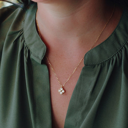 18K vergoldete Clover Kette mit mit Kleeblatt-Anhänger und funkelnden Zirkonia-Steinen für Damen