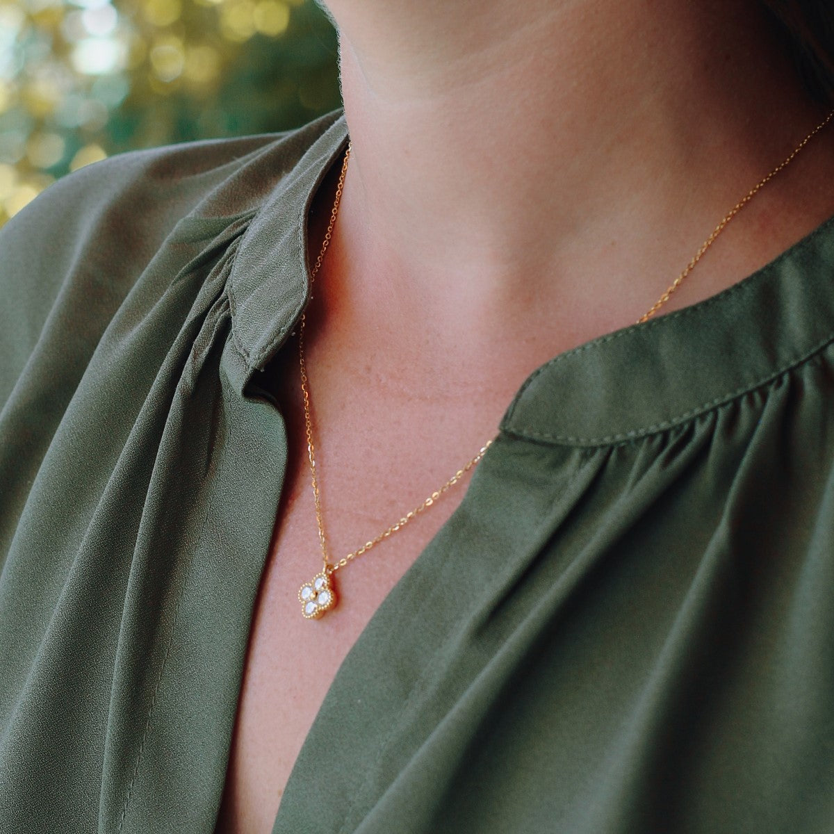 18K vergoldete Clover Kette mit mit Kleeblatt-Anhänger und funkelnden Zirkonia-Steinen für Damen