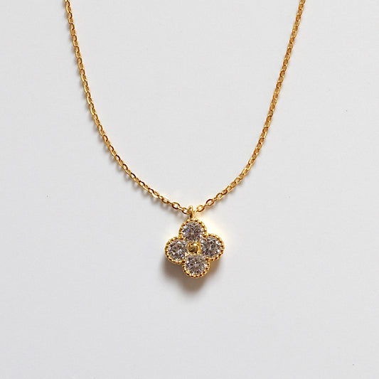 18K vergoldete Clover Kette mit mit Kleeblatt-Anhänger und funkelnden Zirkonia-Steinen für Damen