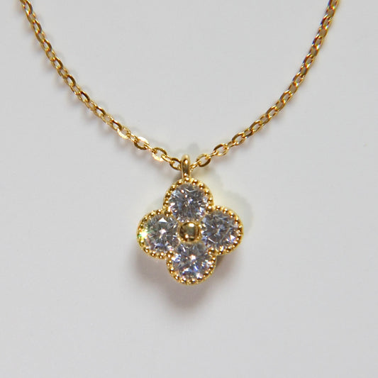 18K vergoldete Clover Kette mit mit Kleeblatt-Anhänger und funkelnden Zirkonia-Steinen für Damen